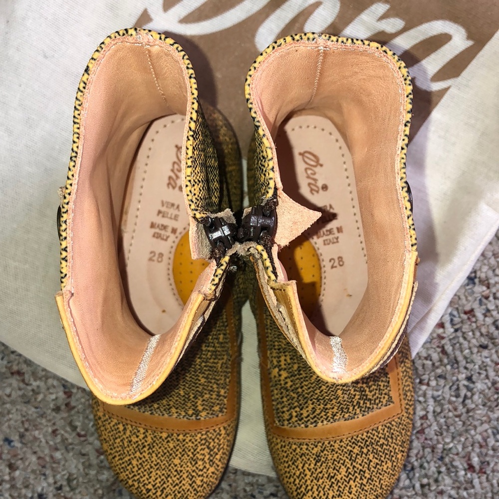 Golden Fall Boots - Picture 5 of 5
